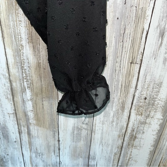 Entro Black Smocked Crop Puff Sleeve Blouse - Picture 4 of 7